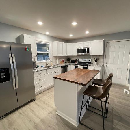 Remodeled Cottage With Sunroom Manchester Buitenkant foto