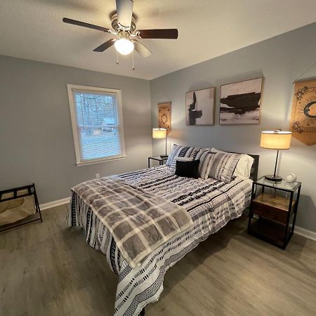 Remodeled Cottage With Sunroom Manchester Buitenkant foto